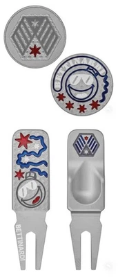 💣Marcador de bola raro Bettinardi Bomb aço inoxidável e ferramenta divot conjunto com 2 peças💣 - Imagem 1 de 3