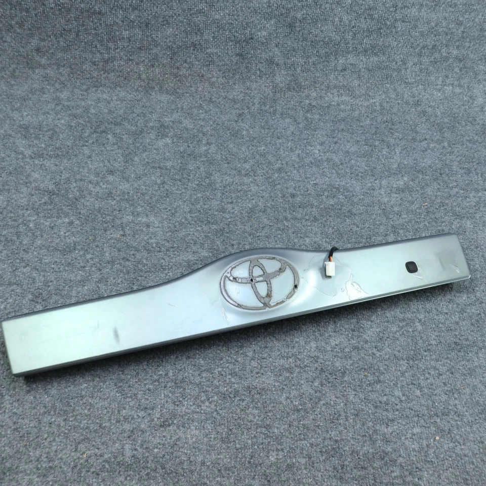 04-09 Toyota Prius porta traseira escotilha alça de elevação botão TIDELAND verde FUNCIONA FABRICANTE DE EQUIPAMENTO ORIGINAL - Imagem 1 de 4