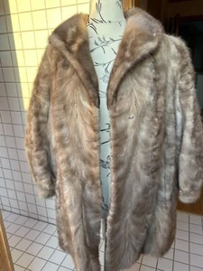Vintage Nerzjacke aus den 80ern in gutem Zustand - Bild 1 von 5