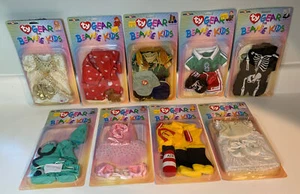 TY Gear Outfits für Beanie Kinder Feuerwehr Arzt Skelett Fußball Neu Menge 9 - Bild 1 von 12