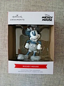 NUEVO EN CAJA SELLO DISNEY 100 MICKEY MOUSE ADORNO CON BRILLO PLATEADO - Imagen 1 de 3