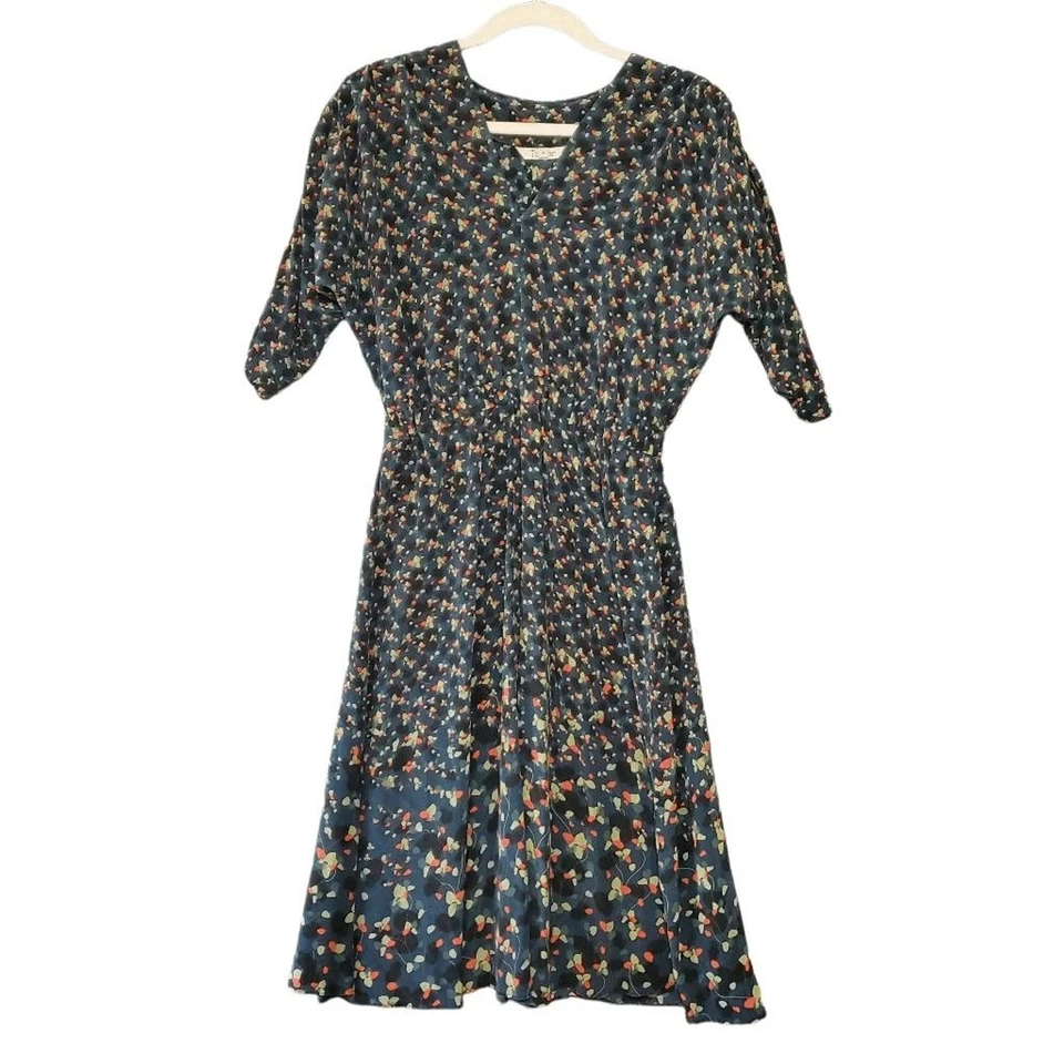 Женское шелковое зеленое платье-джульетта с V-образным вырезом с цветочным рисунком Tucker маленькое - Изображение 1 из 4