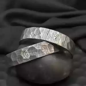 Damascus Hammered Bangle Handcrafted with Precision, Hammered Damascus Steel - Picture 1 of 4