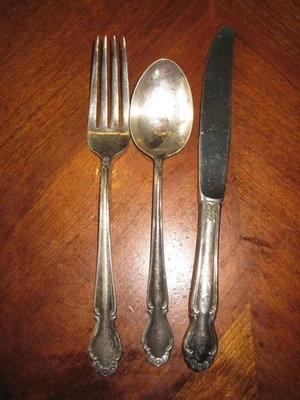 3 piezas de cubiertos antiguos vintage de plata esterlina Rogers campanas de boda para niños Foto 1 de 4