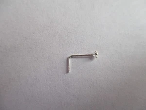 Sterlingsilber Nasenbolzen L-Form 1mm Stein sehr klein 22 Stärke Körperpiercing  - Bild 1 von 4