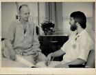 1989 Press Photo Veteran Larry Maheu, Jay Von Asten at VA Hospital, Northampton