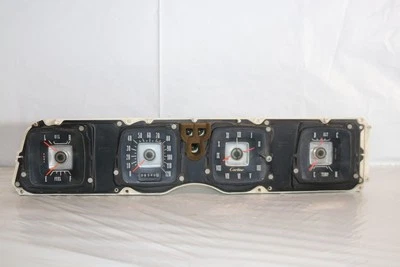 Cuadro de instrumentos Lincoln MarkIII Continental 68-71 medidores (no probados) R#4220 Foto 1 de 4