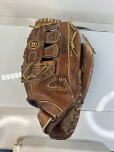 Wilson A9810 RHT Throw Softball Glove Grip-Tite Pocket Nylon Stitched 13” Force