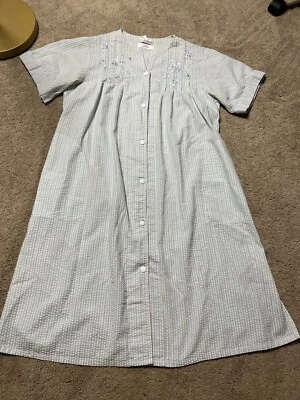 Camisón Miss Elaine Lima Cristina Botton Down Floral Bordado Verde Foto 1 de 4