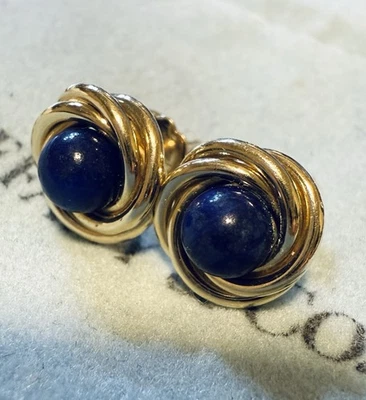 Aretes de colección raros Tiffany & Co. de oro amarillo de 14 k lapislázuli nudo torcido Foto 1 de 4