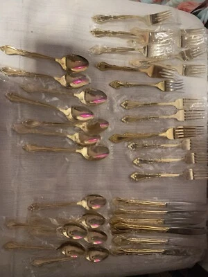 Juego de cubiertos vintage WM Rogers 35 piezas oro 24KT colección Summit “Love Rose” Foto 1 de 4