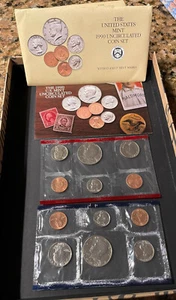 1990 P & D US Mint Set Original Government Packaging Box Cello  (#114) - Picture 1 of 3