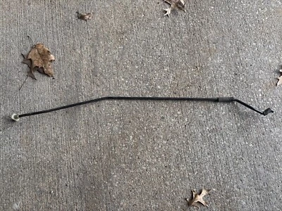 02-06 ACURA RSX BASE Y TIPO S - BARRA DE SOPORTE DE PALANCA DE HÉLICE DEL CAPÓ - FÁBRICA ORIGINAL #133 Foto 1 de 2