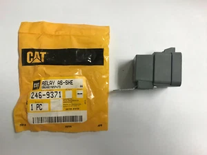 Caterpillar CAT 246-9371 RELAY RETAINER COVER MULTI-TERRAIN LOADER 277B - Picture 1 of 5