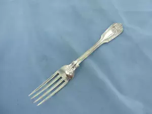 AN ANTIQUE STERLING SILVER FIDDLE THREAD & SHELL DESSERT FORK.LONDON 1856. - Picture 1 of 10