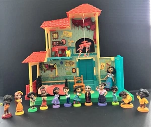 Encanto Mirabel Room Playset With Accessories And 2” Mini Figures (12) - Picture 1 of 9