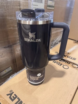 Vaso de acero inoxidable Crystal Clear Night Stanley Elf Collab 40 oz  Foto 1 de 3