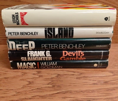 Lot of 5 VTG Horror Hardcovers: Magic, Shadowfires, Devil's Gamble, Deep, Island - Image 1 of 4