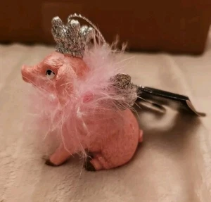 NWT Angel Pig Ornament - Resin When Pigs Fly Fairy Princess Boa Dressed Animal - Picture 1 of 5