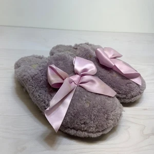 Zapatillas Ugg Mujer 7 M Addison Zapatos Púrpura Lana de Oveja Lazo Cómodas Toboganes - Imagen 1 de 12