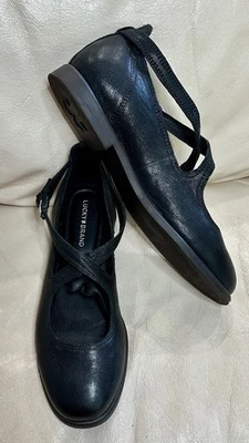 LUCKY BRAND Necia Buckled Cross Strap Flats Women's Size 8 Black New 2 - Image 1 of 4