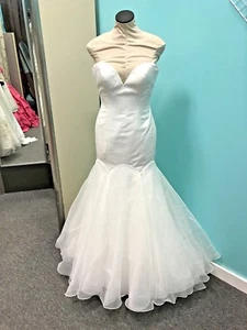 Allure Bridals Mermaid Strapless Ruffled Layered Bottom Wedding Dress! - Picture 1 of 5