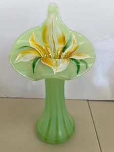 Wow! Fenton Green Jack Pulpit Vase Hand Painted Daffodil Lily Swirls EUC - Picture 1 of 1