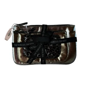 Victoria's Secret Travel Pouches with Zipper Makeup Toiletry Bag Set Of 3 NWT - Picture 1 of 9