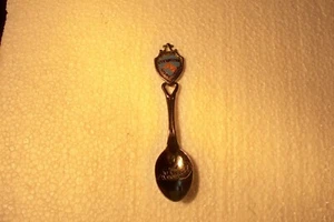 Vintage 1981 Kentucky The Blue Grass State Souvenir Spoon w. Horse Charm Fort - Picture 1 of 11