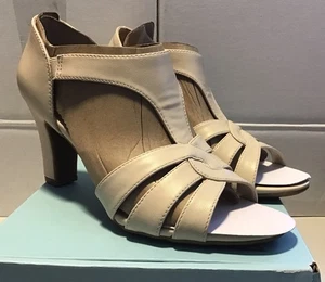 Life Stride “Caramel” Color: Almond Milk,  Sandal Women’s Size 8.5 - Picture 1 of 9
