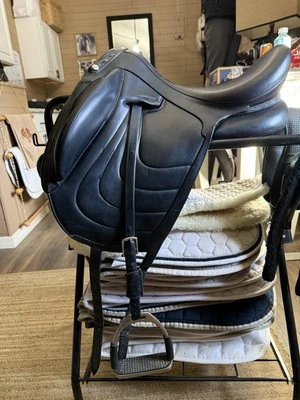 "Silla de montar de doma Devoucoux Harmonie 17,5""" Foto 1 de 4