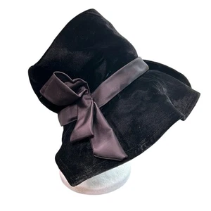 Cappello vintage Union Made in velluto nero asimmetrico - fiocco viola intenso - alcuni segni di usura USA - Foto 1 di 6