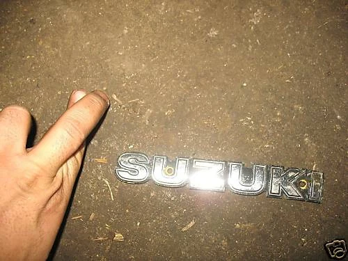 81 SUZUKI GN400 GN400X GN400T GN 400 X RH TANK EMBLEM - Image 1 of 1