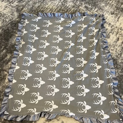 "Manta de bebé de seguridad rústica de ciervo gris y blanco borde satinado Lovey 24x36""-" Foto 1 de 4