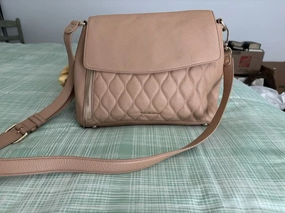 Bolso Bandolera Vera Bradley Cuero Acolchado Cara Nude Foto 1 de 4