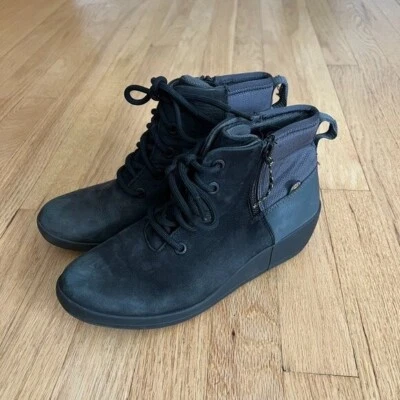 Botas de invierno Bogs Vista resistentes con cordones impermeables al tobillo con cuña para mujer talla 7 Foto 1 de 4