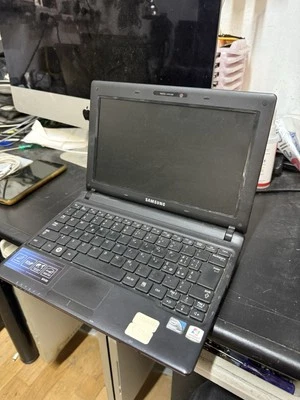 LCD Samsung NP-N150 + Netbook Completo - Immagine 1 di 3