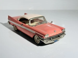 Modelos Madison escala 1/43 n.º 6 1957 Chrysler New Yorker techo rígido - rosa - en caja - Imagen 1 de 11