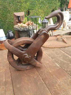 Heavy Duty Gin Wheel Ginny Scaffolding Pulley Builders Roofing Hook - Image 1 of 4