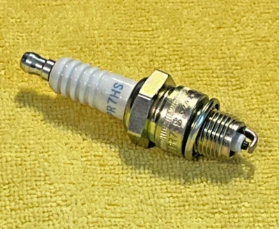 4-NGK Spark Plugs for Volvo 142, 144, 145, 242, 244, P-1800 BPR7HS Foto 1 de 3