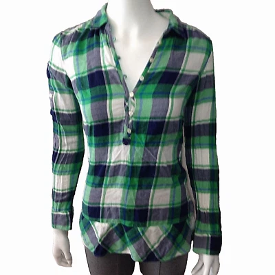 Camisa de franela American Eagle talla 2 Henley túnica con botones verde a cuadros Foto 1 de 4