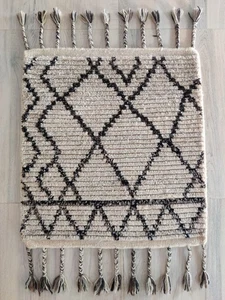 Authentic 2 x 3 Moroccan Hand Knotted Rug for Kids Teen 100% Wool 60x90 cm - Picture 1 of 24