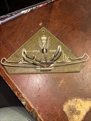 Corbata Art Deco vintage años 30 con tabla de estilo Foto 1 de 4