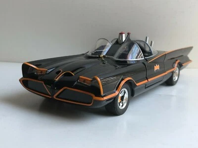 JADA BATMAN 1966 CLASSIC TV SERIES BATMOBILE 1:24 NEW NO BOX DIECAST MODEL CAR - Image 1 of 4