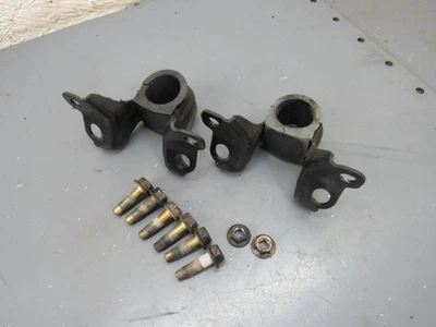 Nissan 350Z Front Sway Bar Bushing Brackets Bushings 2003-2009 OEM - Image 1 of 4