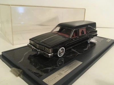 MATRIX  1/43 OLDSMOBILE 98 EUREKA REGENT LANDAULET HEARSE HAS ISSUES IN CASE - Image 1 of 4
