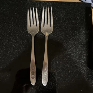 2 Salad Forks silver Community plate vintage 6 1/8” - Picture 1 of 5