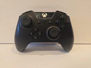 Razer Wolverine Tournament Edition Officially Licensed Xbox One Controller - Picture 1 of 2