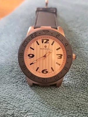 Reloj de cuarzo Bernoulli Jordan para hombre-mujer oro rosa 44 mm como nuevo, ¡banda de silicona! Foto 1 de 4