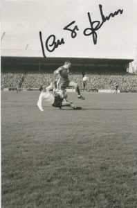 LIVERPOOL: IAN ST JOHN SIGNED 6x4 ACTION PHOTO+COA *LEGEND* - Picture 1 of 1